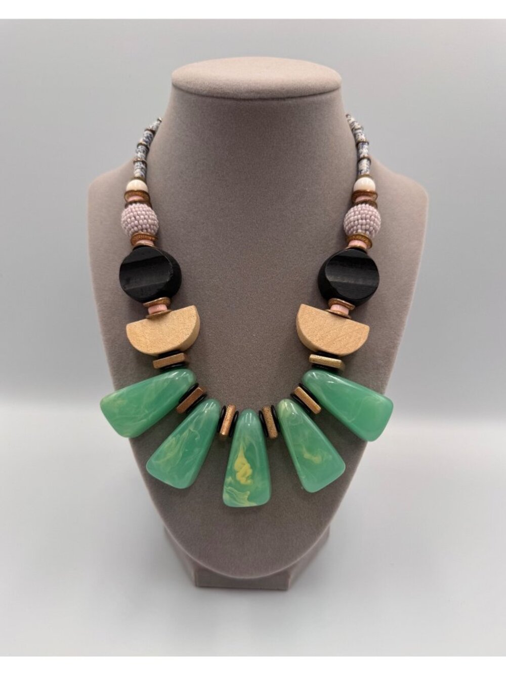 Anthropologie Jasmine Bib Necklace Green Resin Wood Mixed Media Statement Boho